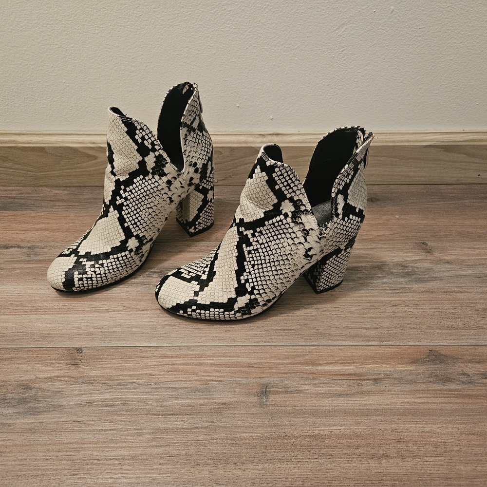 Chic Snakeskin Pattern Ankle Booties - image 1